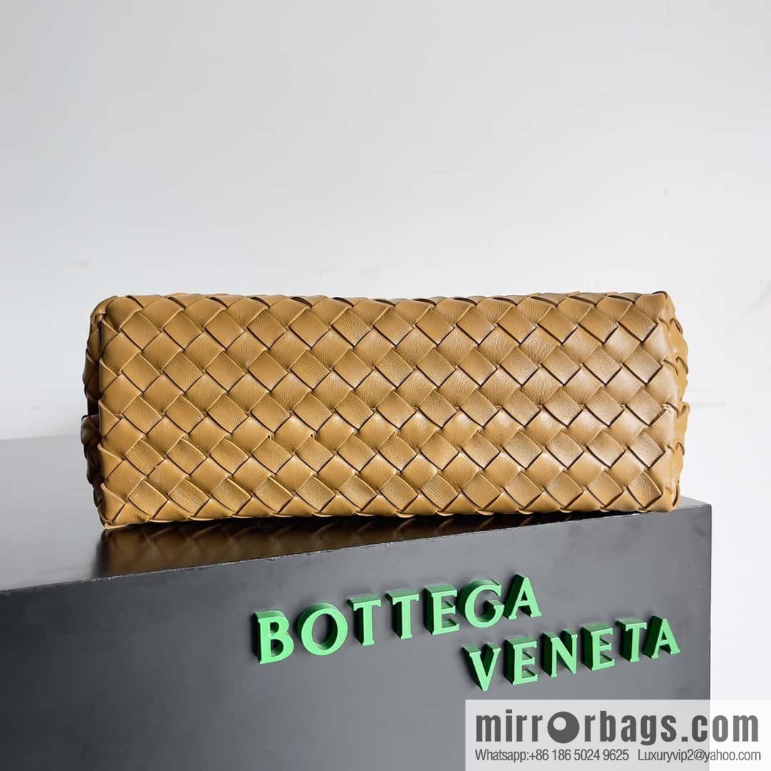 BV Bottega Veneta2023 New Andiamo woven handbag, medium, model number: 743572 mustard green