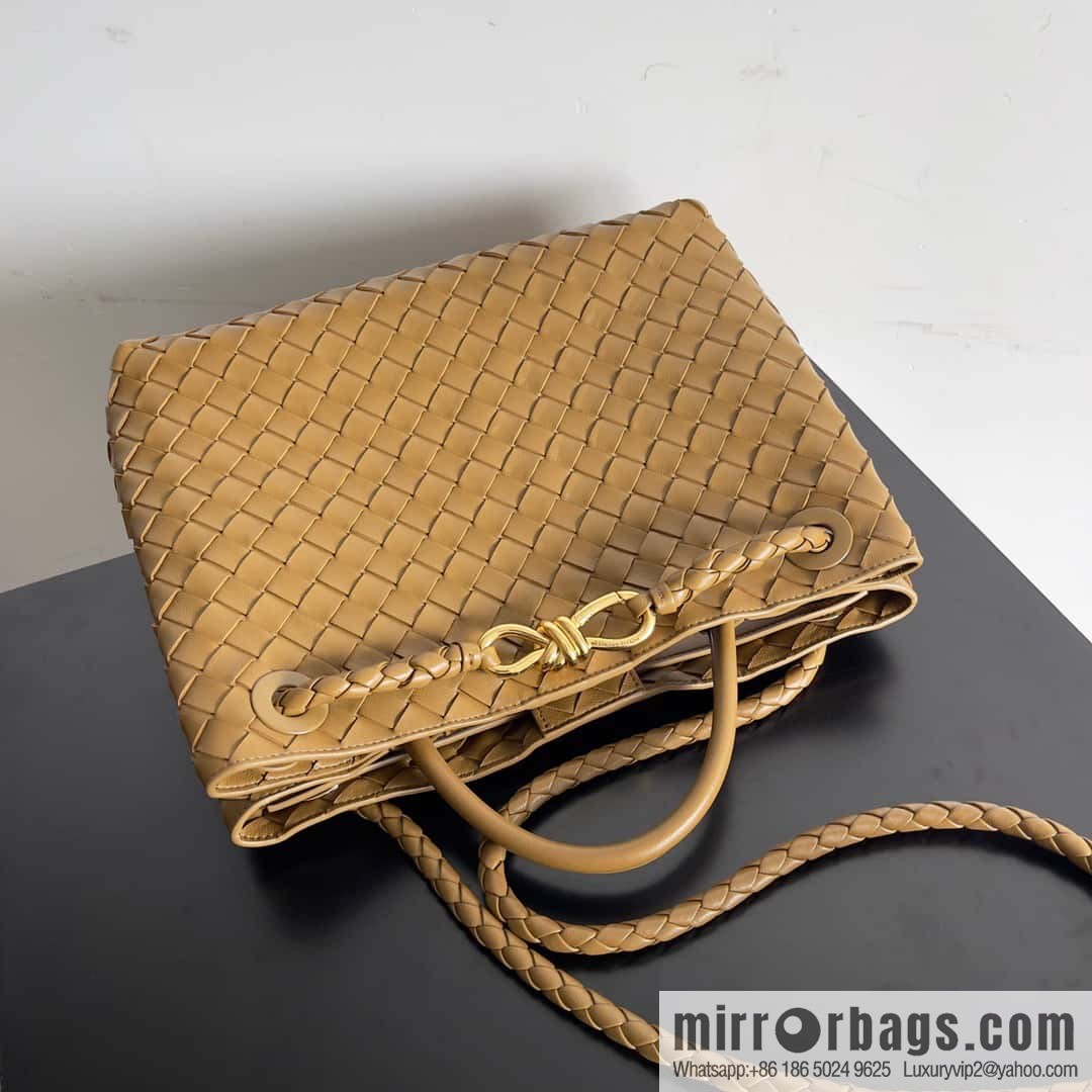 BV Bottega Veneta2023 New Andiamo woven handbag, medium, model number: 743572 mustard green