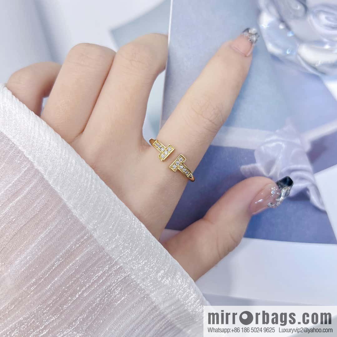 (3 Diamonds) ☀️ Tiffany & Co, Classic T Series 3 Diamond Double T Ring ☀️