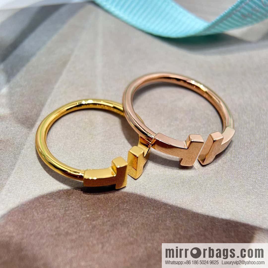 Glossy Ring ☀️ Tiffany & Co, Classic T Series, Glossy Double T Ring ☀️