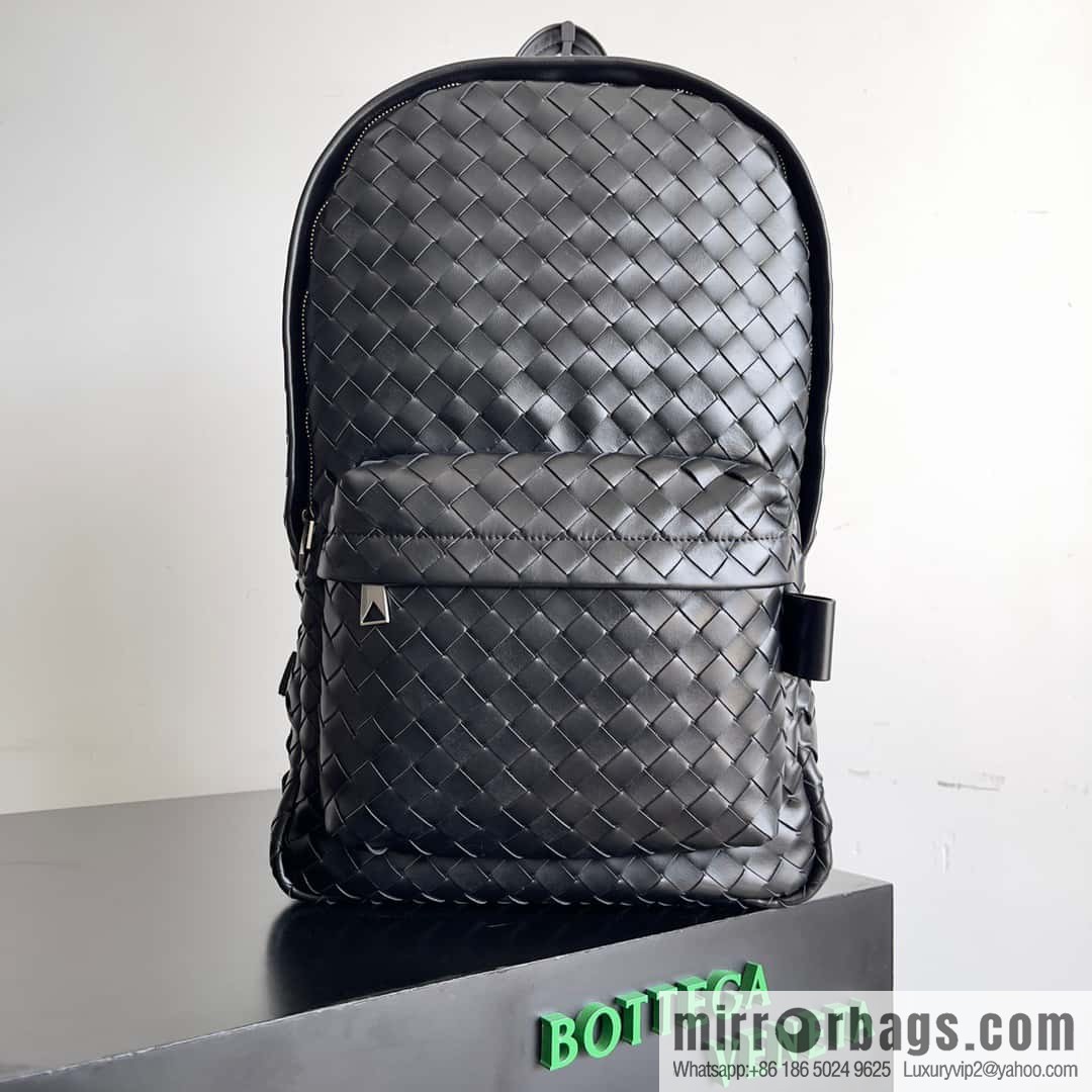 Large~ BV new woven backpack model number: 730732 black
