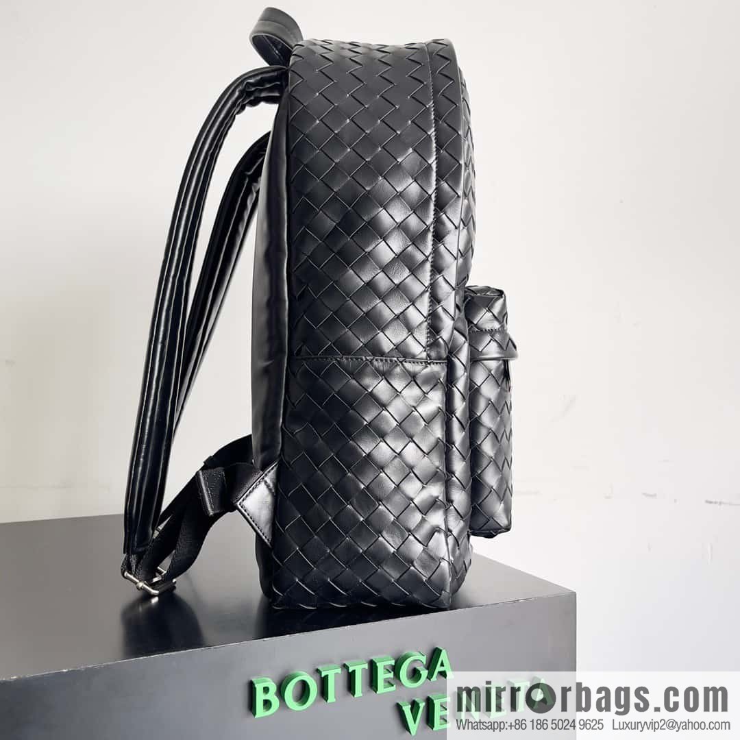 Large~ BV new woven backpack model number: 730732 black
