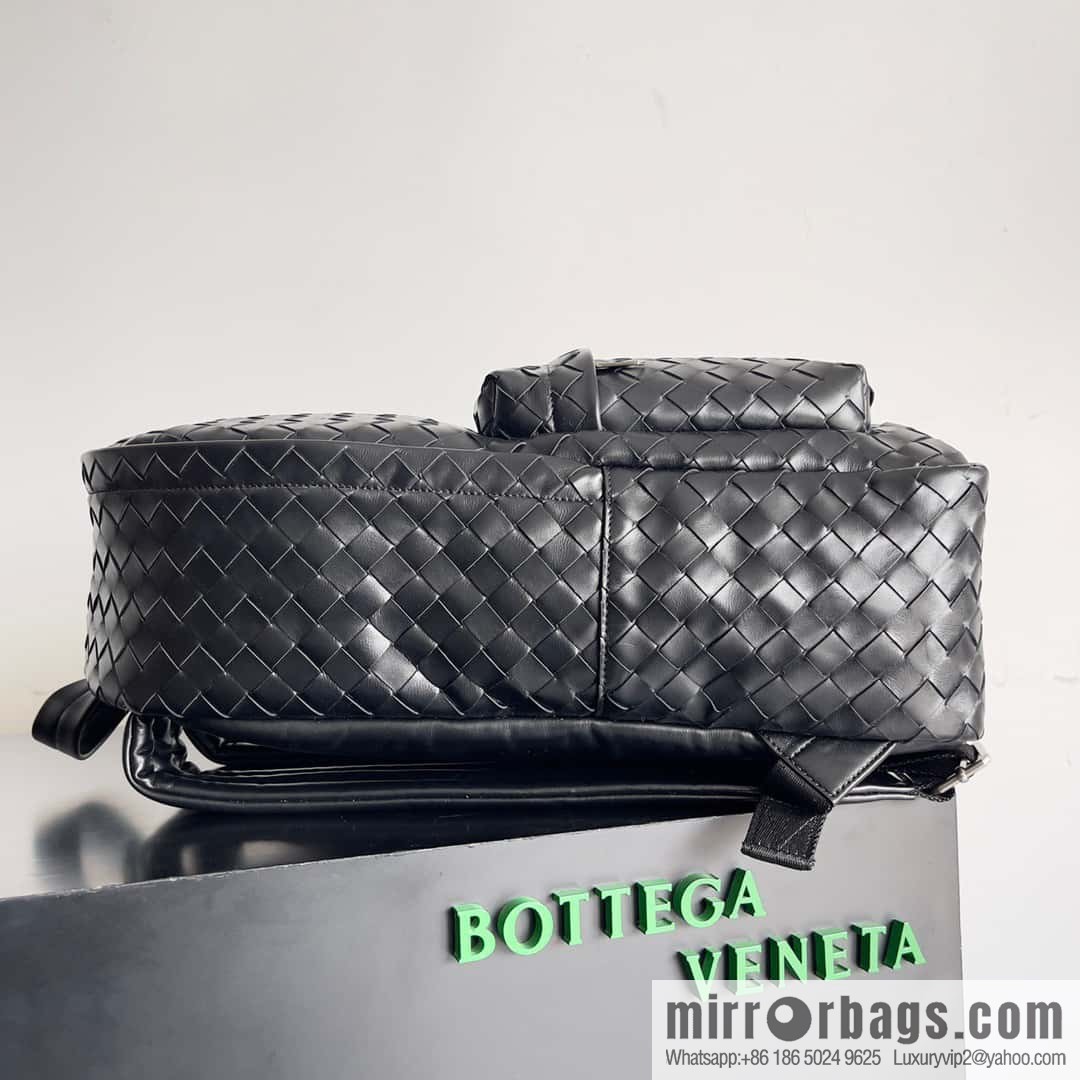 Large~ BV new woven backpack model number: 730732 black