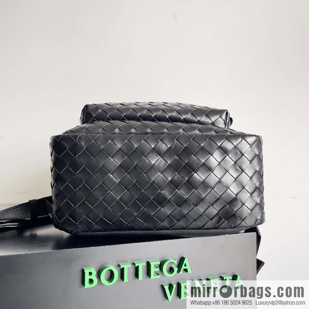 Large~ BV new woven backpack model number: 730732 black