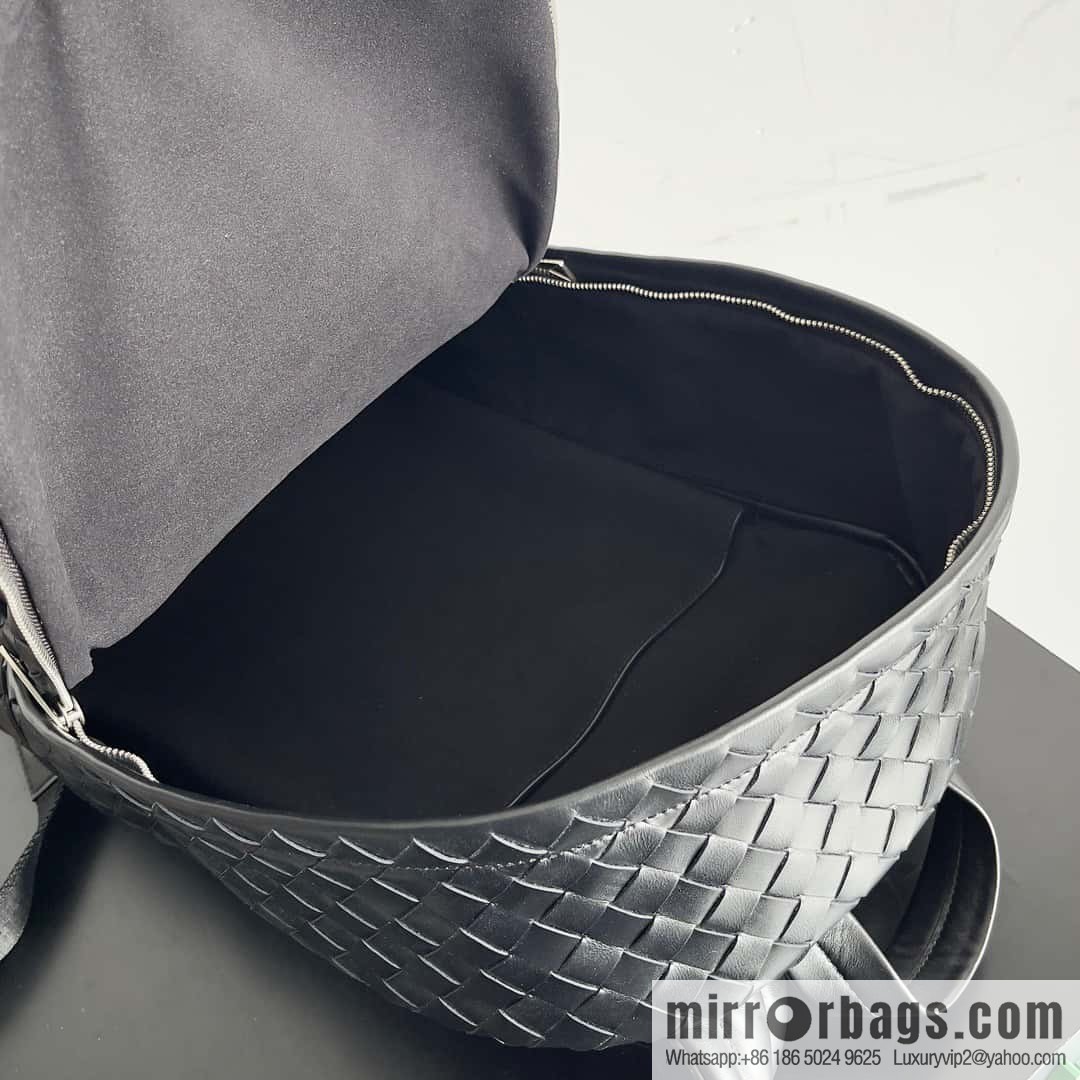 Large~ BV new woven backpack model number: 730732 black