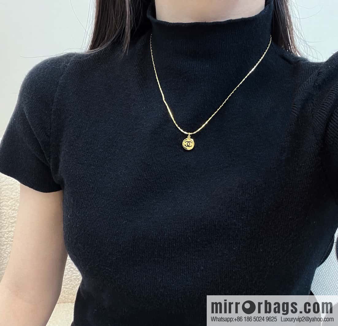 ❗️New ❗️ Chanel necklace ☀️ new ☑️ Chanel medieval series round double c necklace ☀️