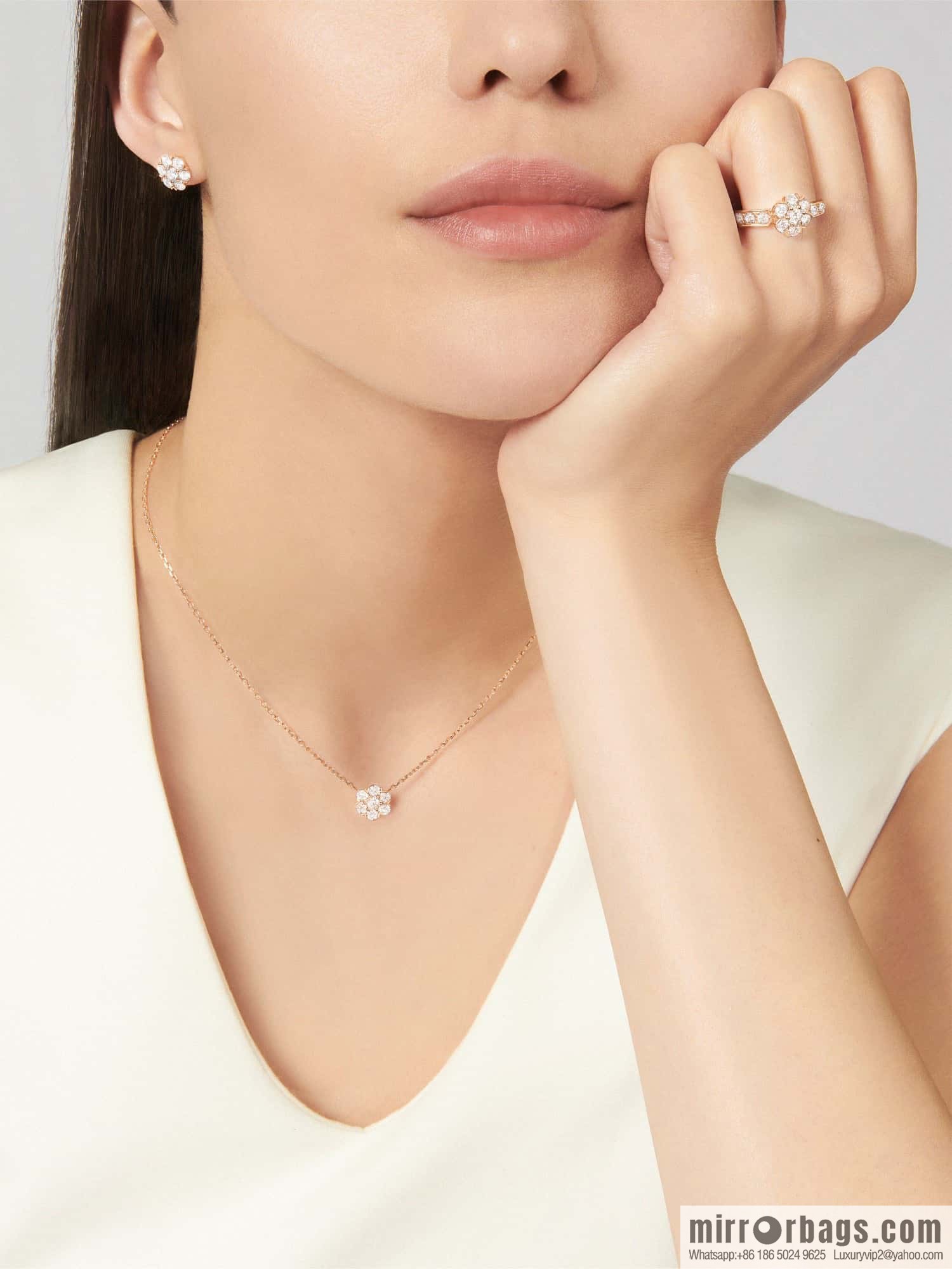 ❗️New ❗️ ☀️ Van Cleef & Arpels Snowflake, Necklace ☀