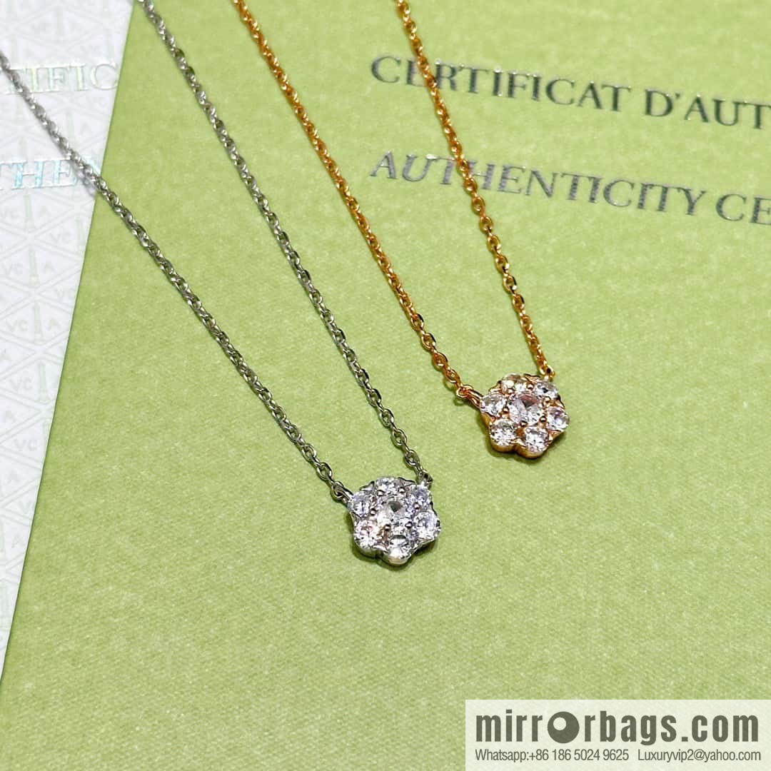 ❗️New ❗️ ☀️ Van Cleef & Arpels Snowflake, Necklace ☀