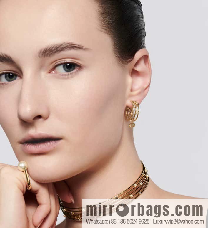New ☑️ DIOR CD half circle earrings stud earrings