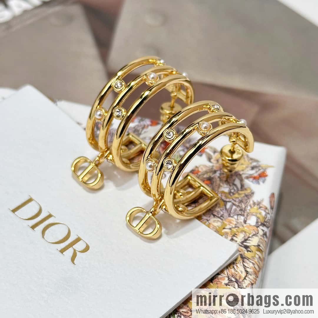 New ☑️ DIOR CD half circle earrings stud earrings