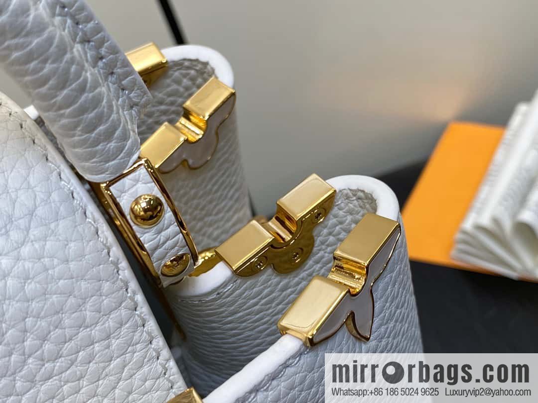 [Original order boutique] M23331 white, full leather cap, that English series CAPUCINES medium handbag, this Capucines BB Flower Crown handbag