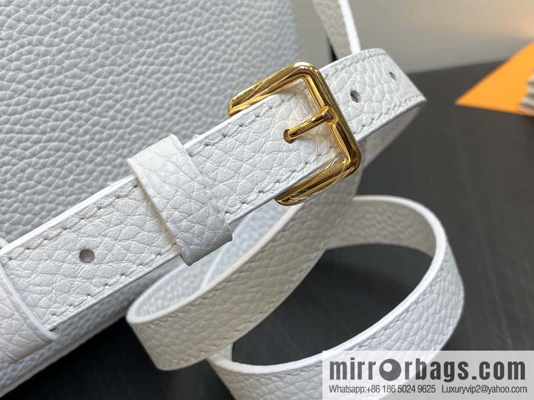 [Original order boutique] M23331 white, full leather cap, that English series CAPUCINES medium handbag, this Capucines BB Flower Crown handbag
