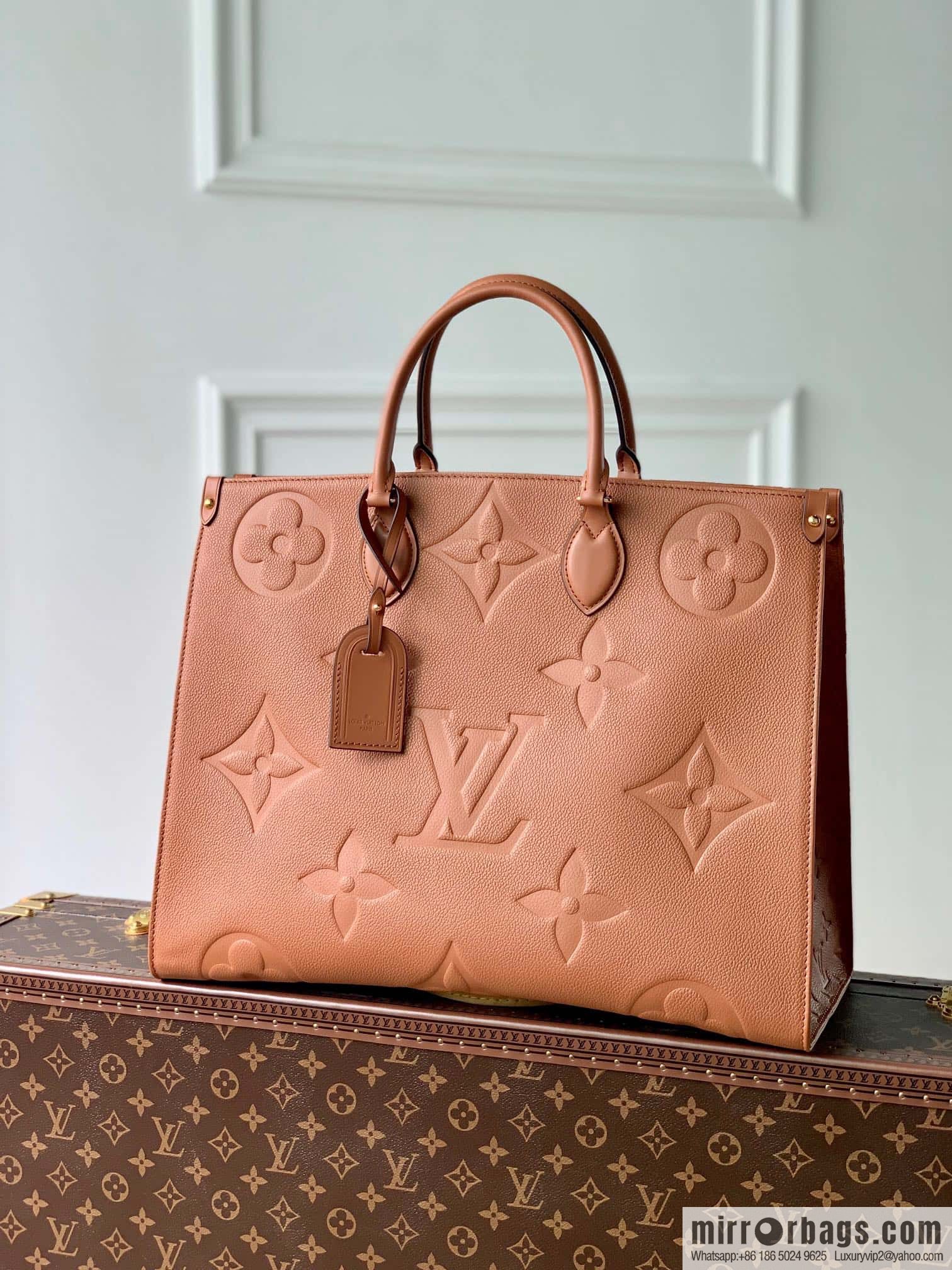 M44921 M44925ONTHEGO handbag