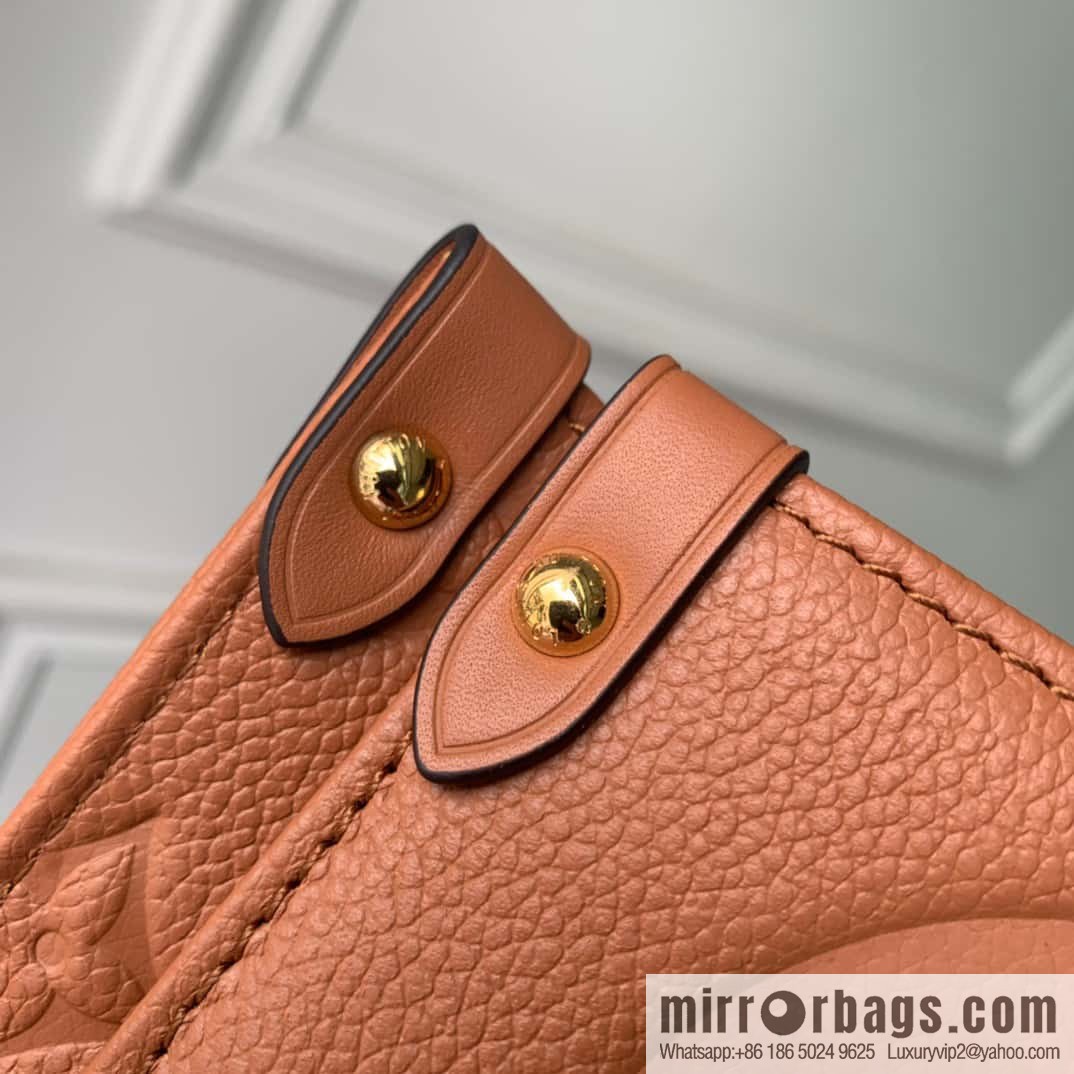 M44921 M44925ONTHEGO handbag