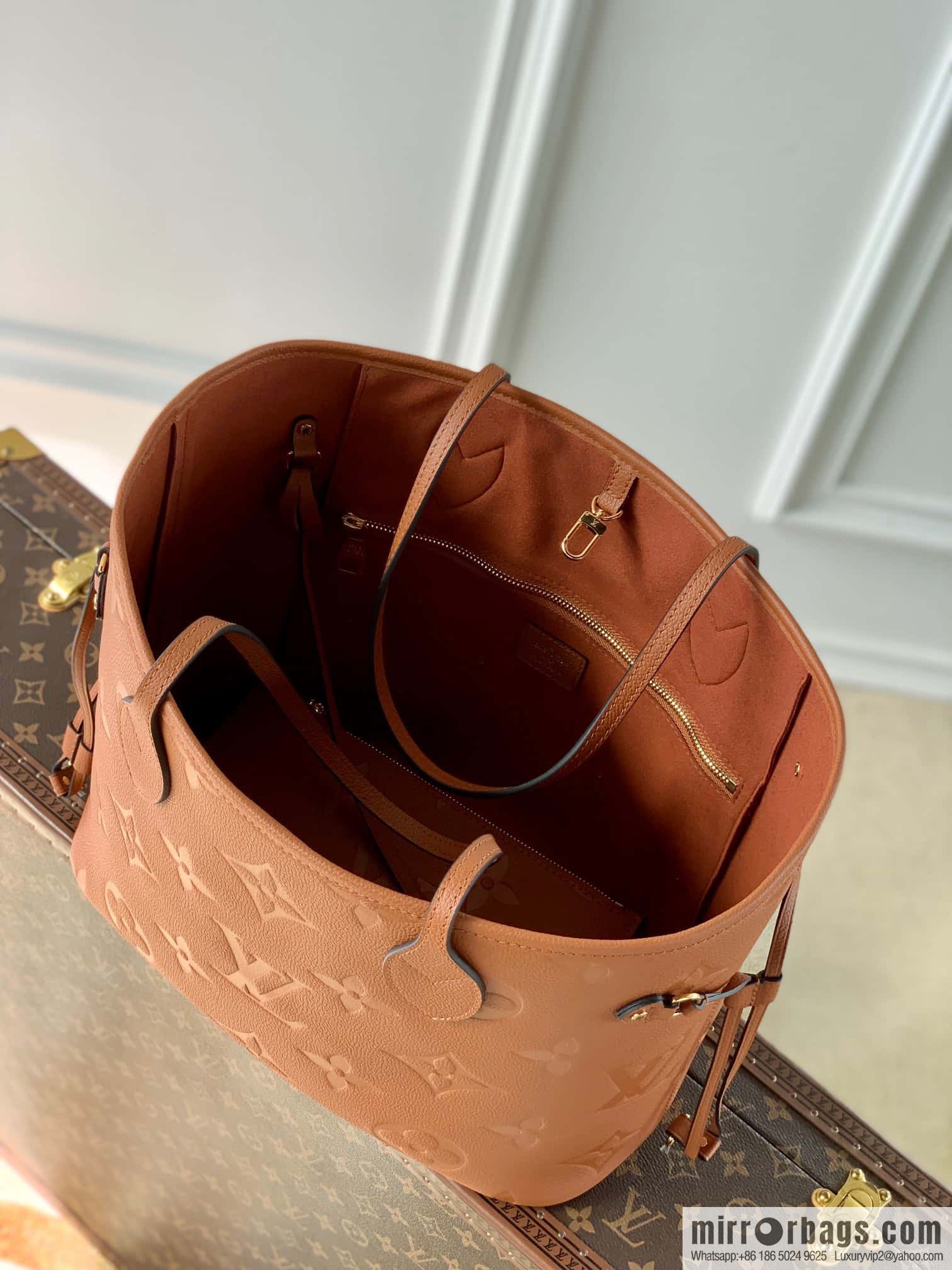 M45684 Full leather embossed Neverfull medium shopping bag