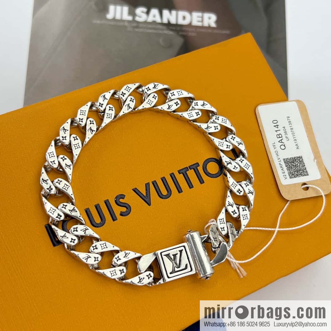 ❗️New ❗️ ☀ Louis Vuitton LV bracelet ☀