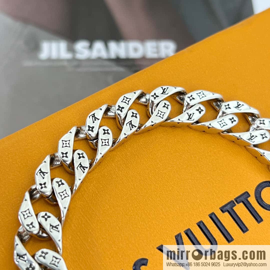 ❗️New ❗️ ☀ Louis Vuitton LV bracelet ☀