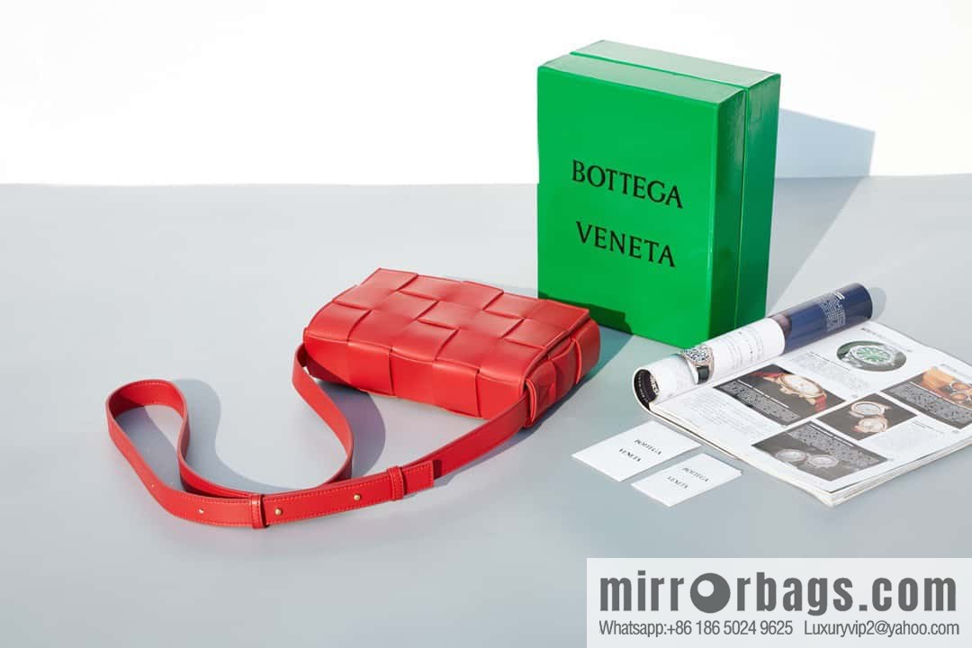 Bottega Veneta Number: 80820 #cassette braided Rubik's Cube bag, bright red