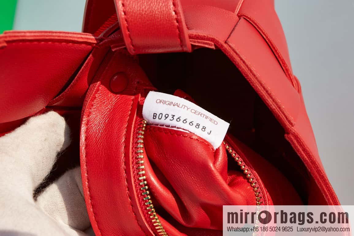 Bottega Veneta Number: 80820 #cassette braided Rubik's Cube bag, bright red
