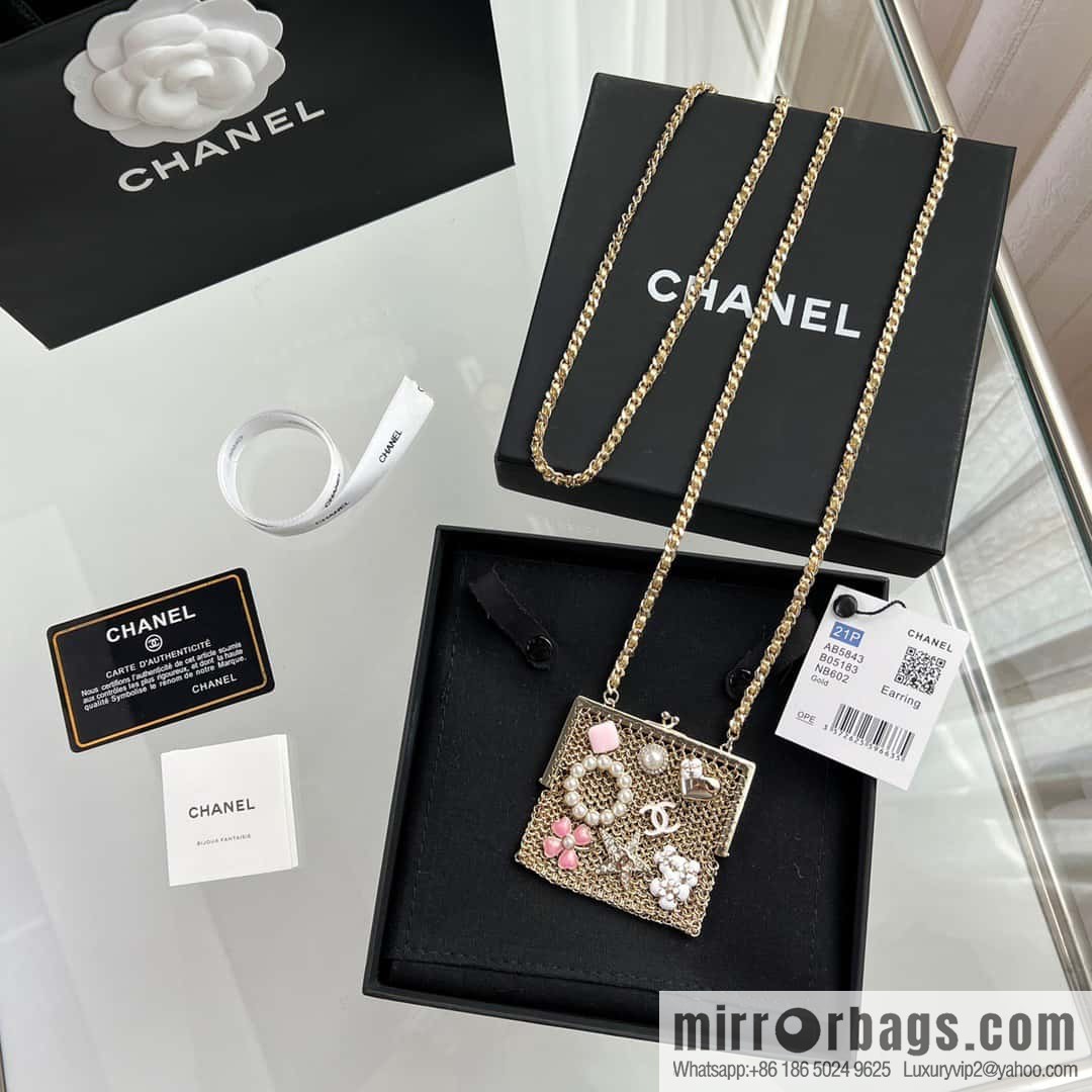 ❗️New ❗️ ☀☀️ 2021 new CHANEL Chanel earphone bag messenger bag necklace sweater chain ☀