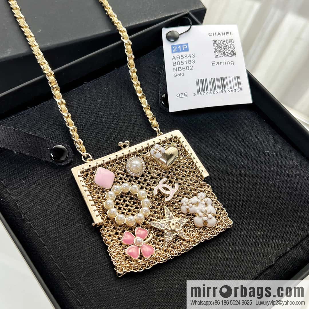 ❗️New ❗️ ☀☀️ 2021 new CHANEL Chanel earphone bag messenger bag necklace sweater chain ☀
