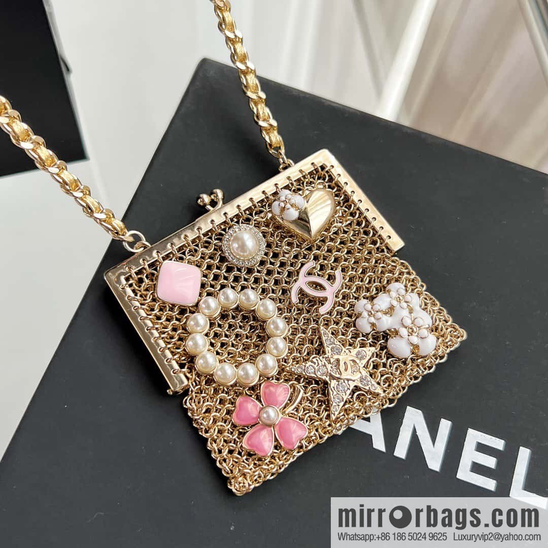 ❗️New ❗️ ☀☀️ 2021 new CHANEL Chanel earphone bag messenger bag necklace sweater chain ☀