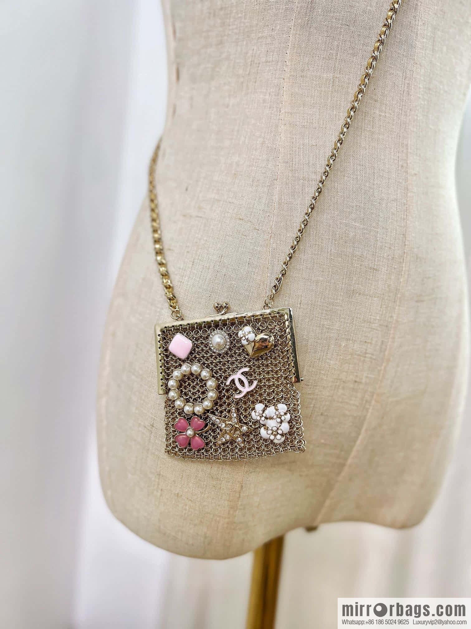 ❗️New ❗️ ☀☀️ 2021 new CHANEL Chanel earphone bag messenger bag necklace sweater chain ☀