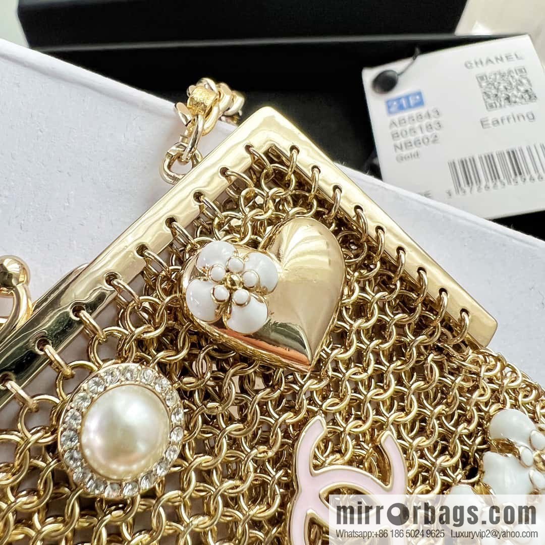 ❗️New ❗️ ☀☀️ 2021 new CHANEL Chanel earphone bag messenger bag necklace sweater chain ☀
