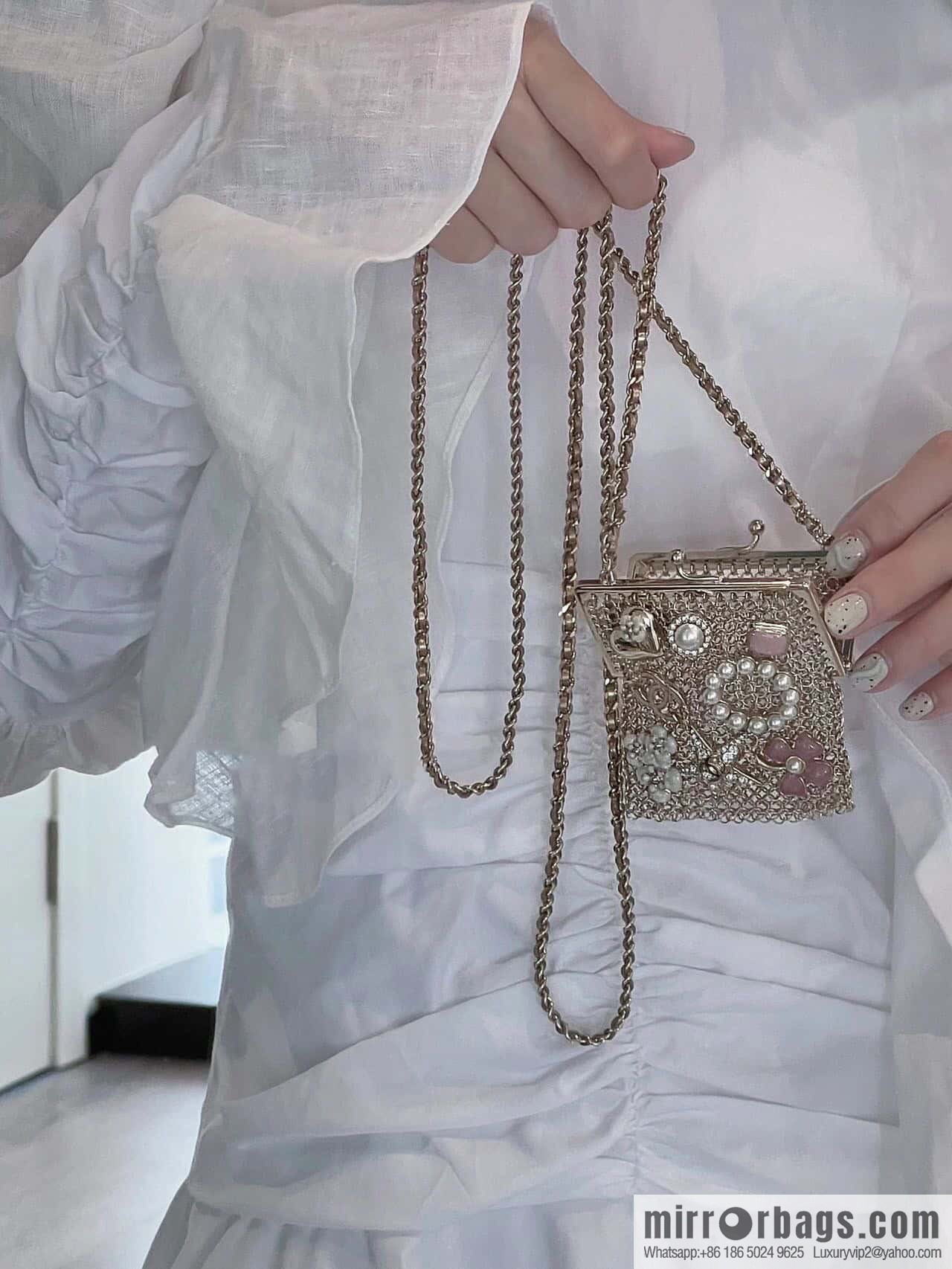 ❗️New ❗️ ☀☀️ 2021 new CHANEL Chanel earphone bag messenger bag necklace sweater chain ☀