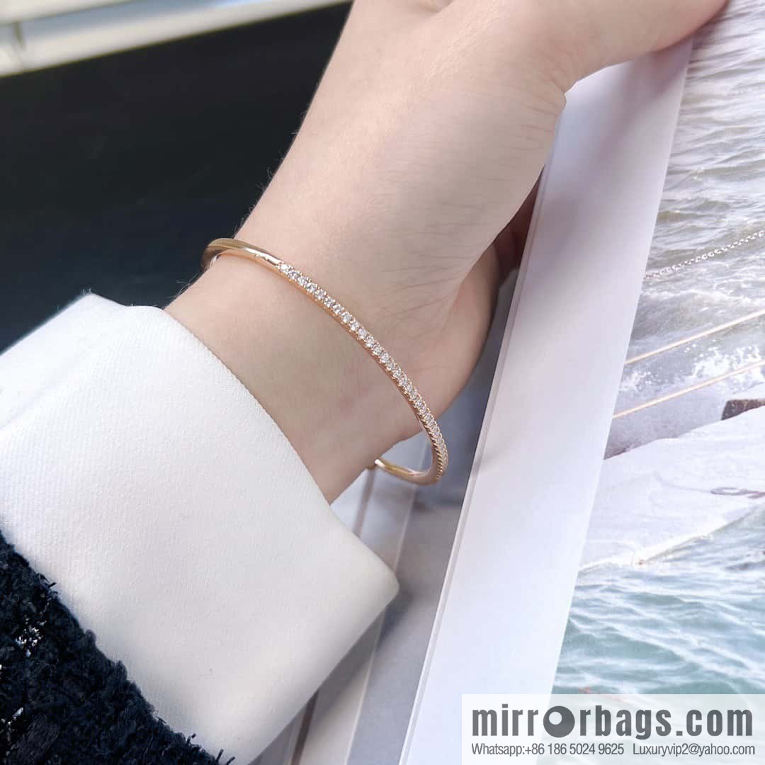 ❗️New ❗️ ☀ Tiffany & Co. Tiffany Metro Series Single Row Diamond Bracelet Bracelet ☀