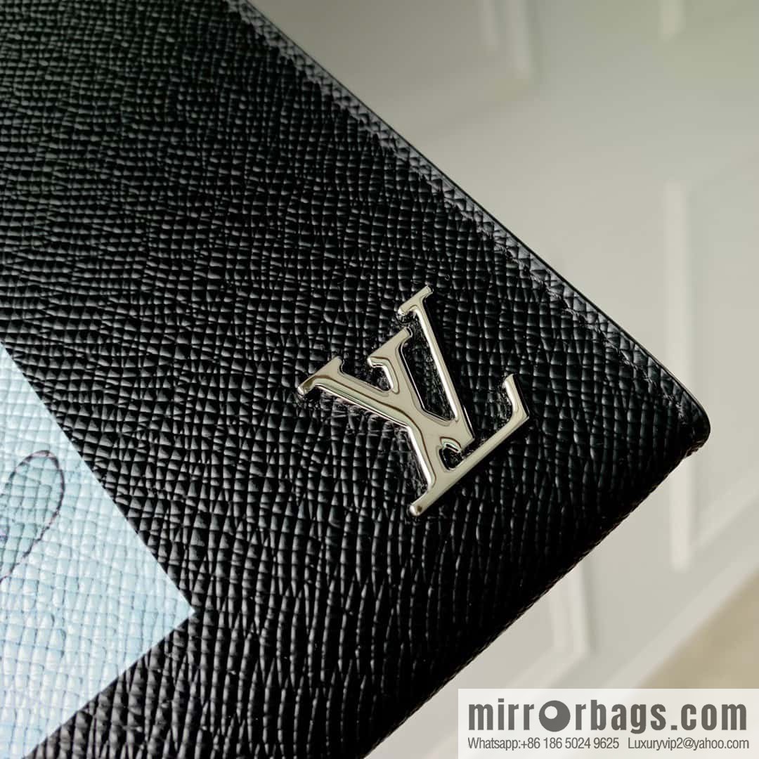 M22763 Pochette Voyage clutch bag