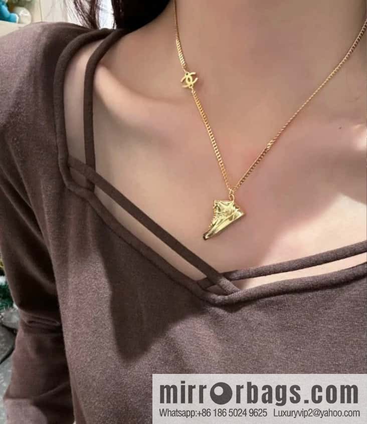 ❗️New ❗️☀️ New ☑️ Chanel Gold Shoes 👟 Necklace ☀️