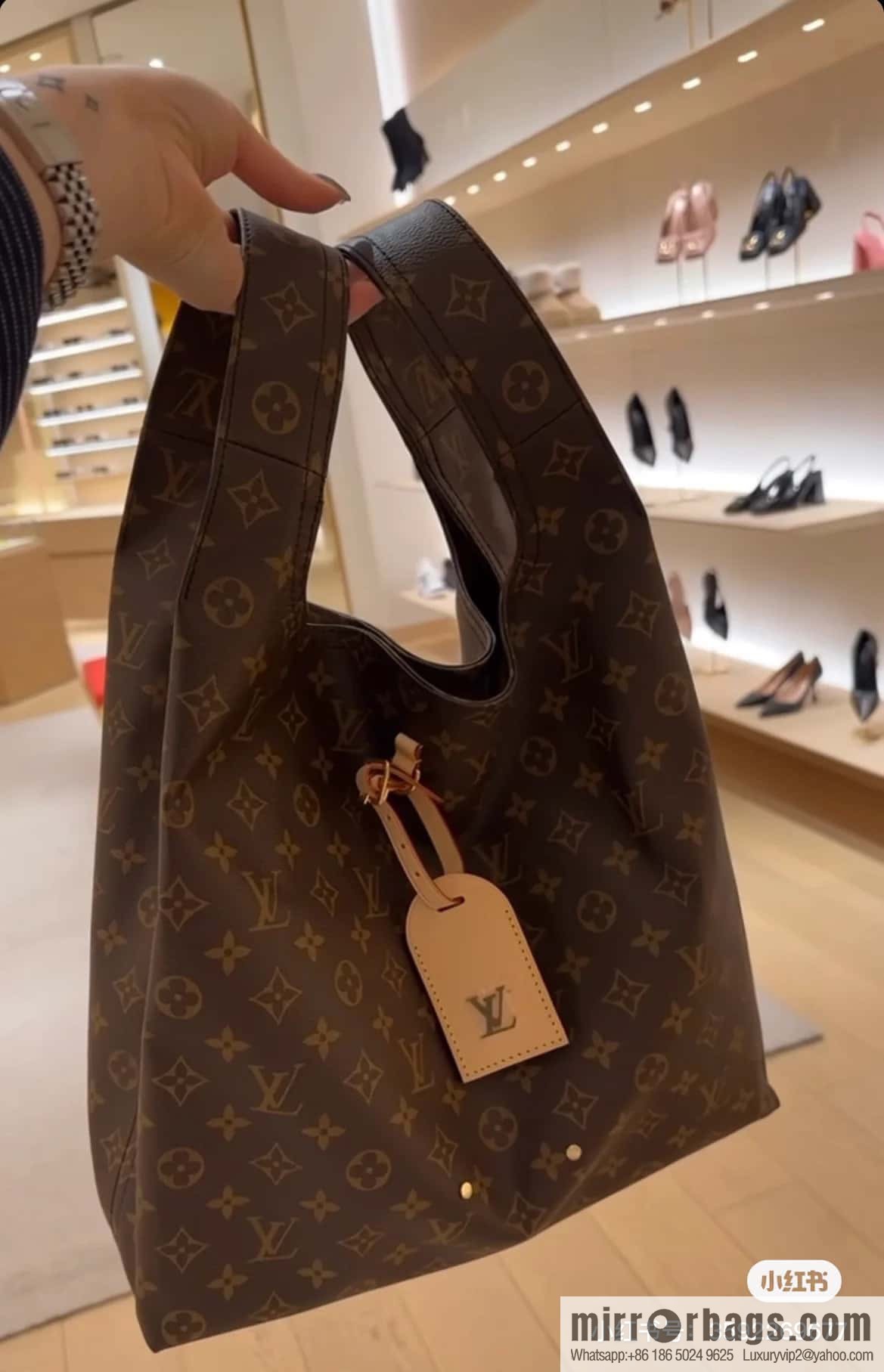 [Original single boutique] M46817 monogram shopping bag series, new ATLANTIS large handbag in autumn and winter