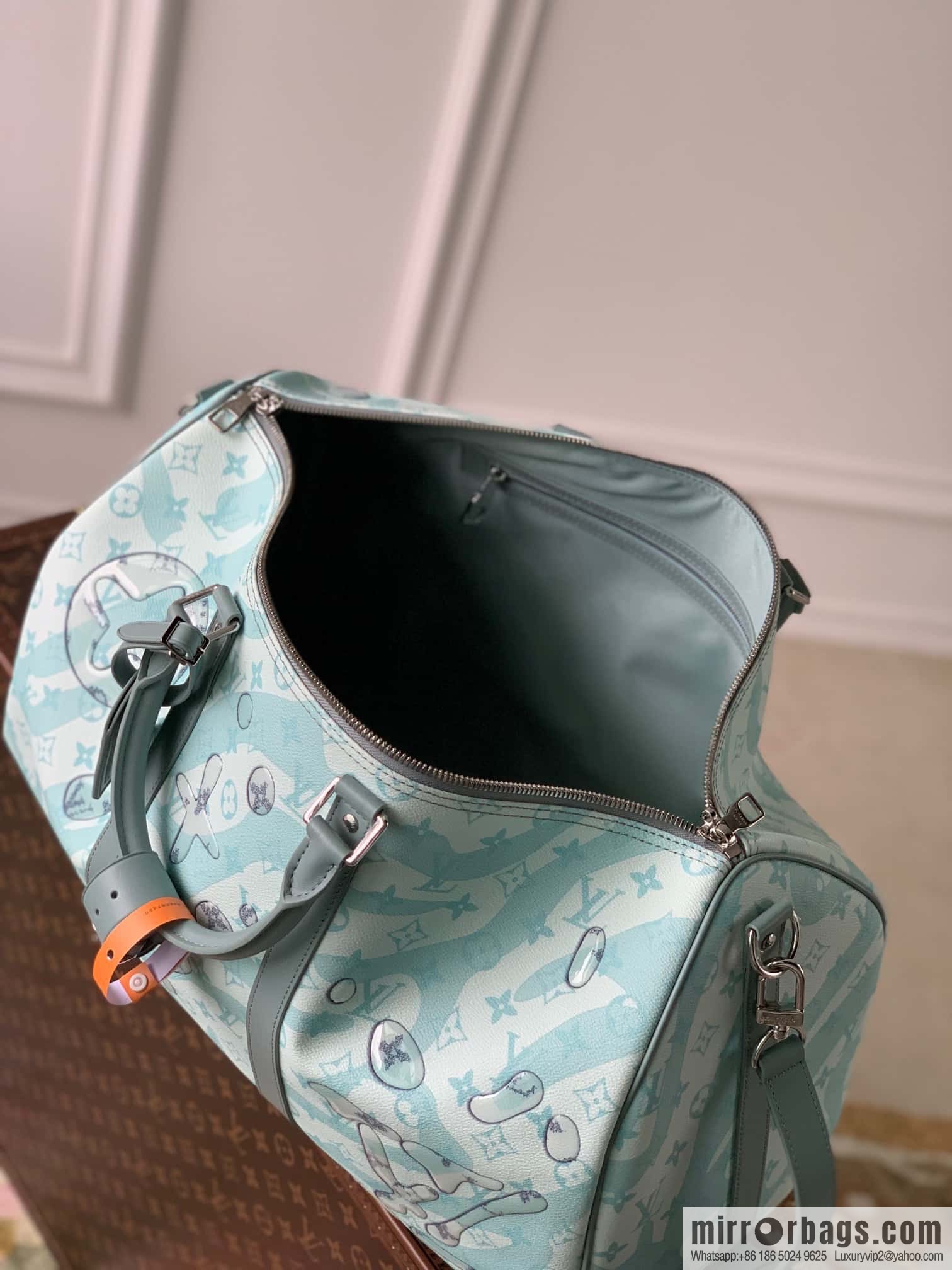 M22570 Keepall Bandoulière 50 Travel Bags