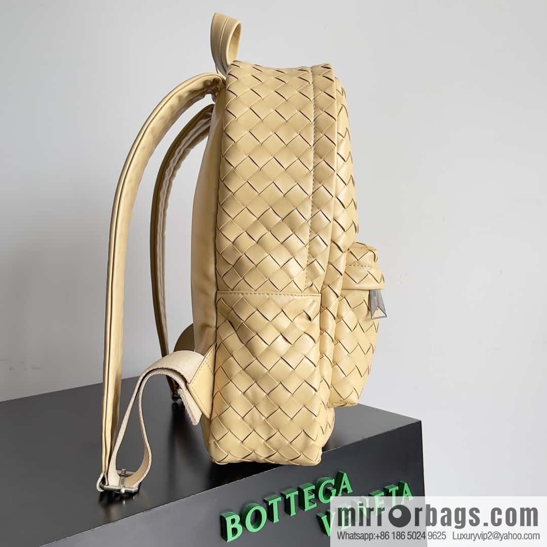 #Bv new men's backpack 730728 classic woven backpack model number: 730728 oat color