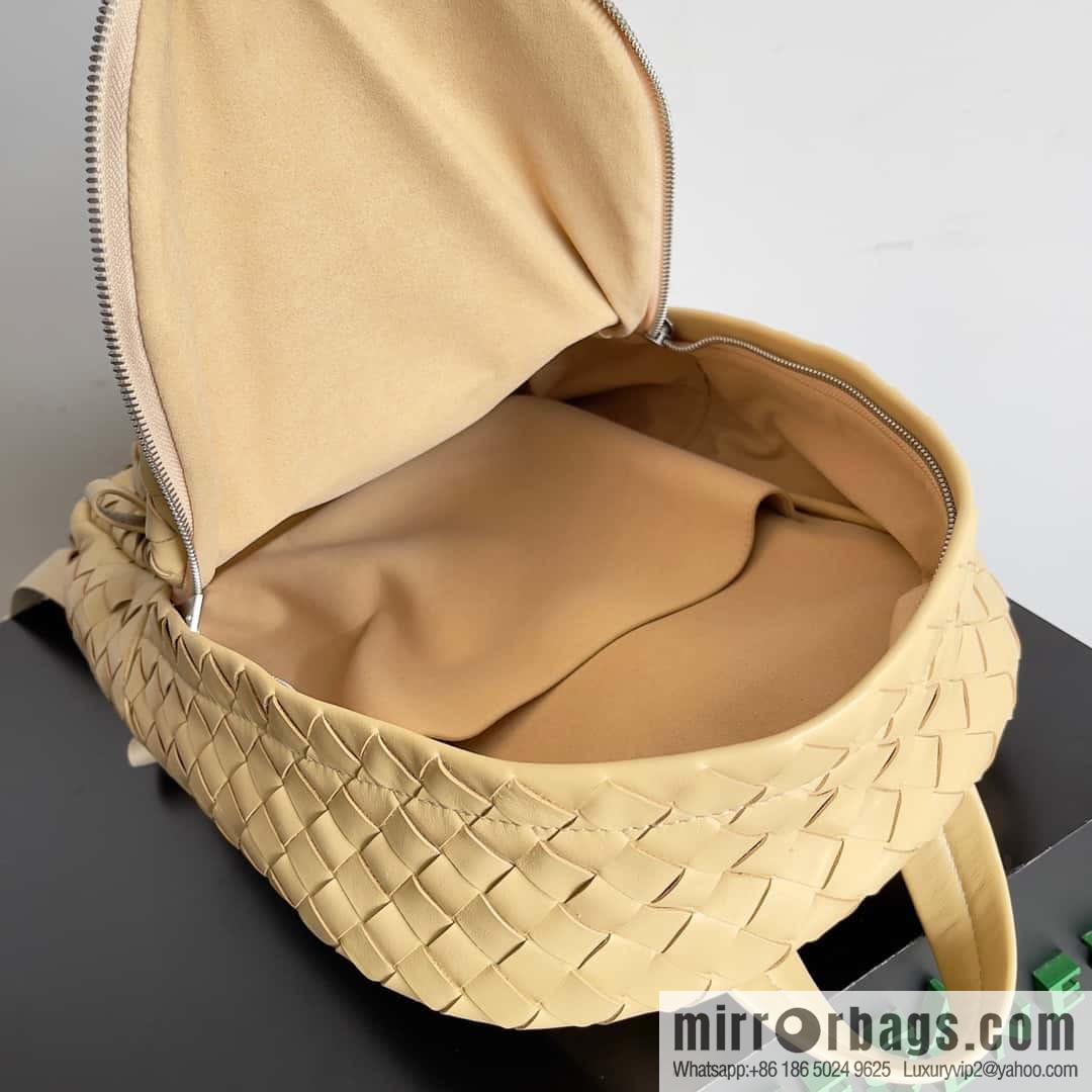 #Bv new men's backpack 730728 classic woven backpack model number: 730728 oat color