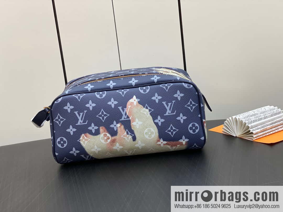 M46696 Blue Flame, Wash Bag Series Dopp Kit Grooming Bag