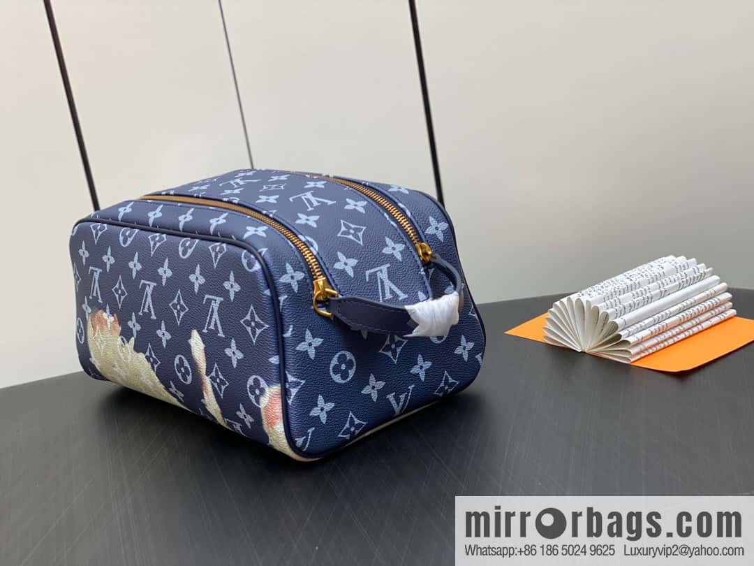 M46696 Blue Flame, Wash Bag Series Dopp Kit Grooming Bag