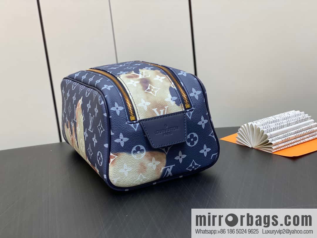M46696 Blue Flame, Wash Bag Series Dopp Kit Grooming Bag