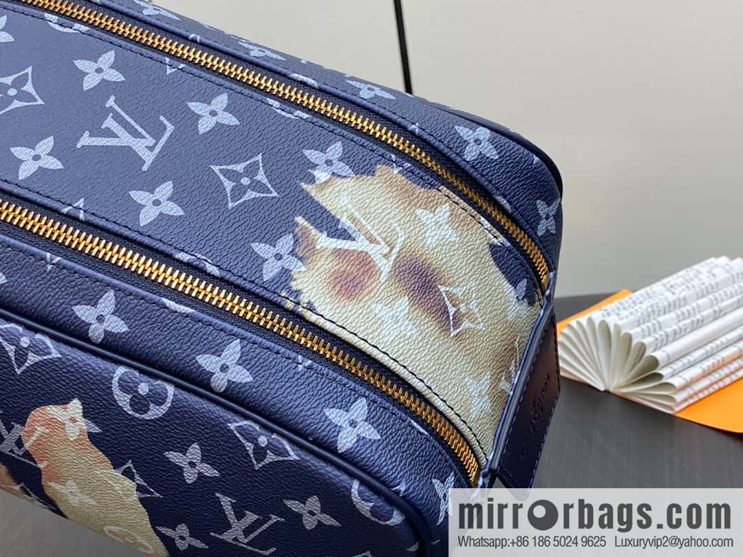 M46696 Blue Flame, Wash Bag Series Dopp Kit Grooming Bag