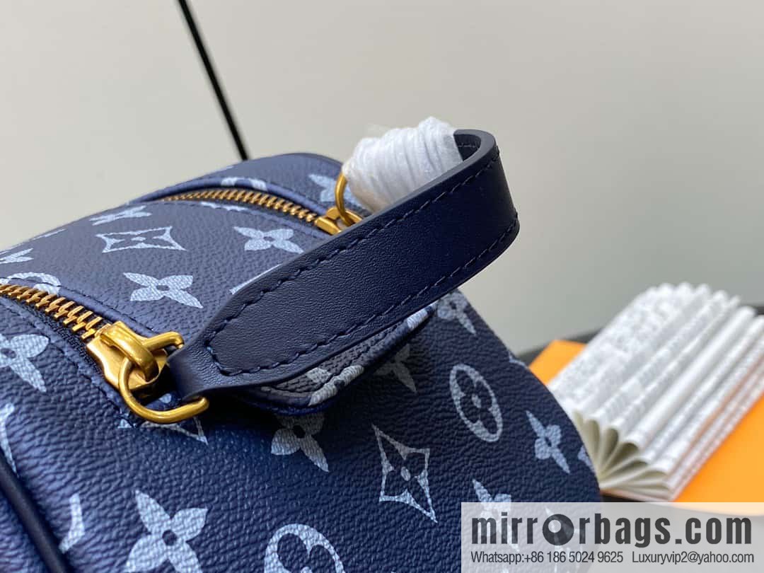 M46696 Blue Flame, Wash Bag Series Dopp Kit Grooming Bag