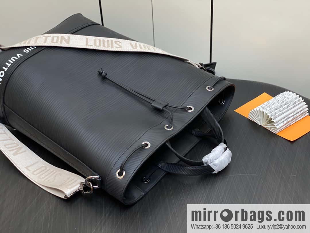 M23117 black epi bucket bag series Maxi Noé Sling bucket handbag