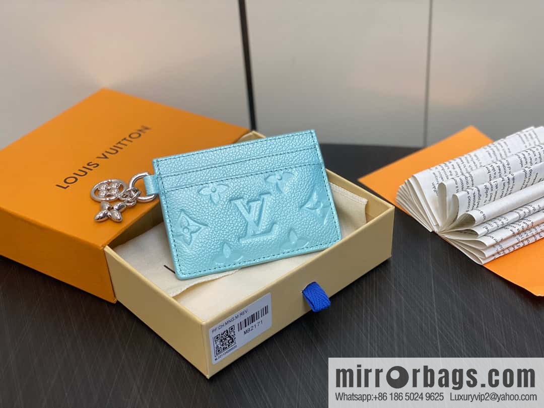 [Original order boutique] M82171 pearlescent blue, full leather M82739 card holder wallet series LV CHARMS card holder