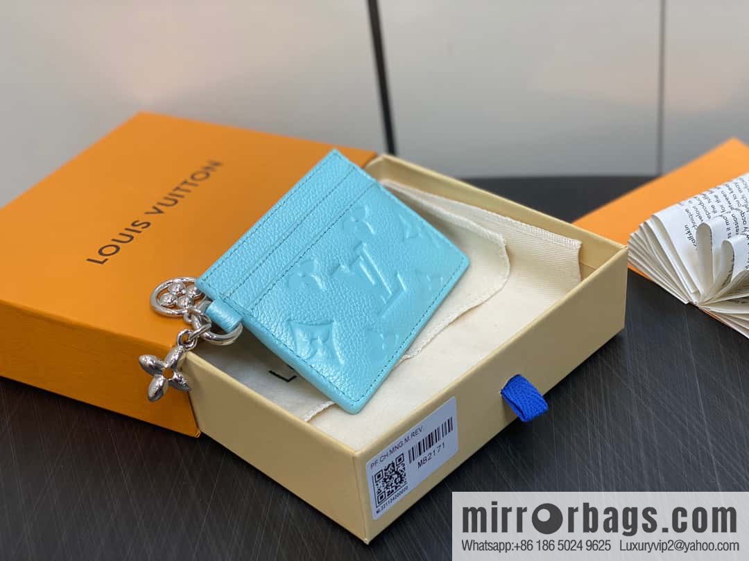 [Original order boutique] M82171 pearlescent blue, full leather M82739 card holder wallet series LV CHARMS card holder