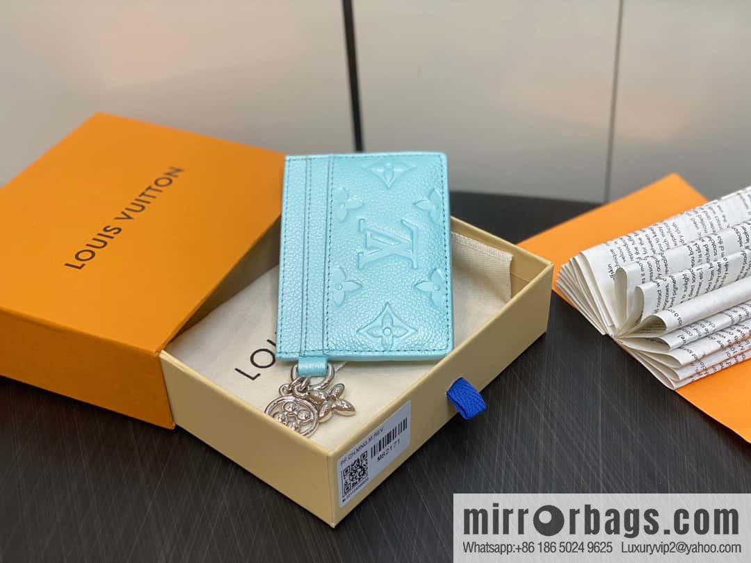 [Original order boutique] M82171 pearlescent blue, full leather M82739 card holder wallet series LV CHARMS card holder