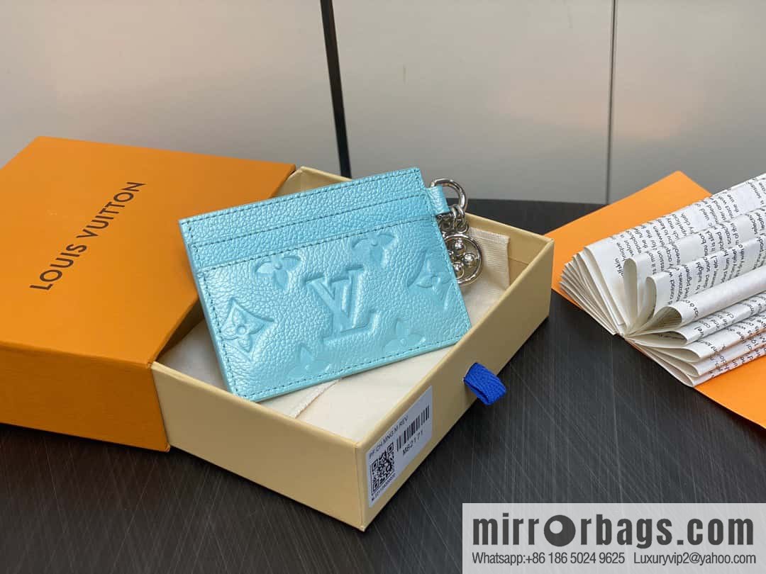 [Original order boutique] M82171 pearlescent blue, full leather M82739 card holder wallet series LV CHARMS card holder