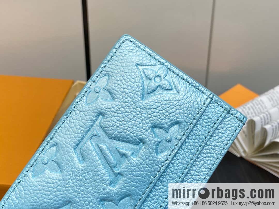 [Original order boutique] M82171 pearlescent blue, full leather M82739 card holder wallet series LV CHARMS card holder