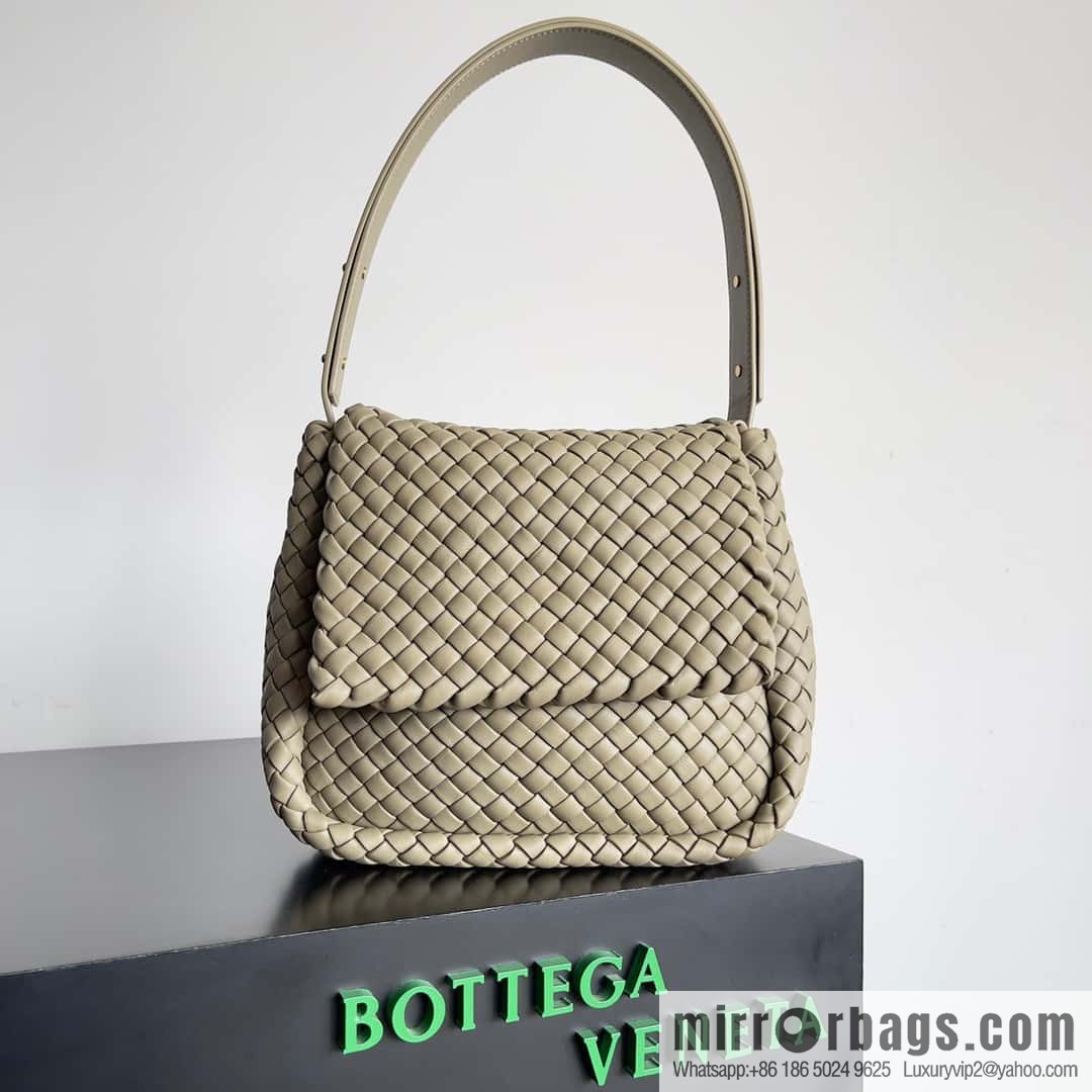 BV autumn and winter new model, Faye Wong same style, classic small weaving pure hand-woven COBBLE shoulder backpack model number: 709418 taupe