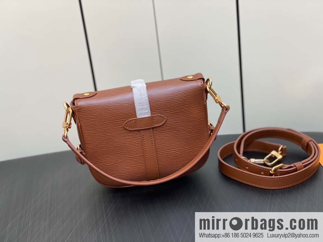 [Original order boutique] M23470 dark brown M23471 caramel M23469 epi saddle bag series SAUMUR BB handbag