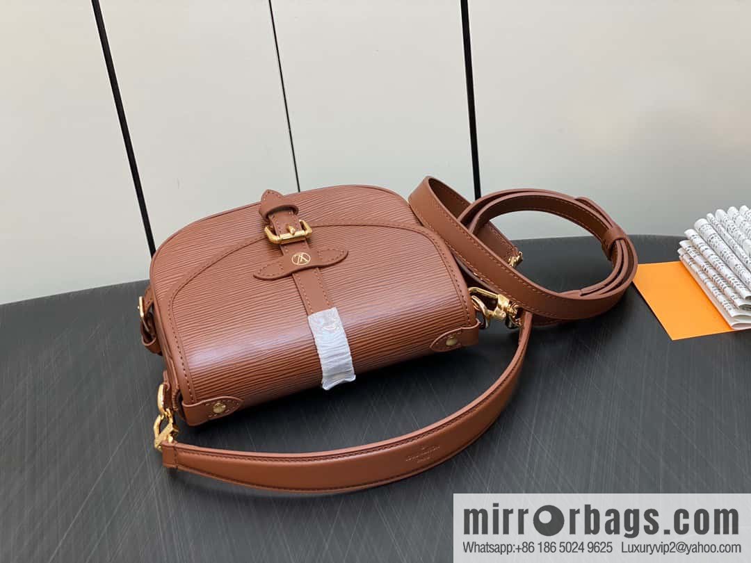 [Original order boutique] M23470 dark brown M23471 caramel M23469 epi saddle bag series SAUMUR BB handbag